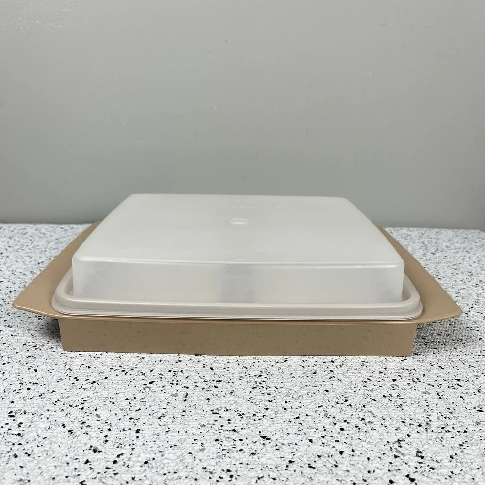 Tupperware vintage tan